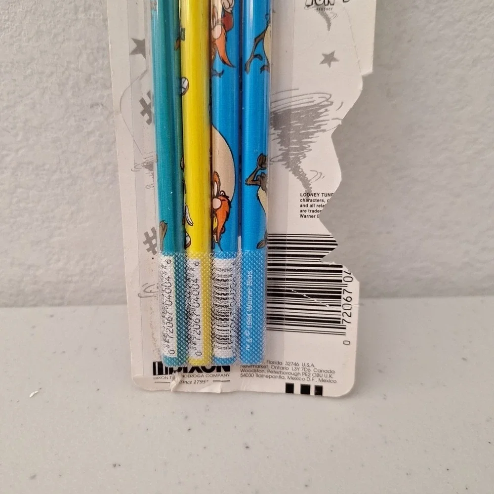 Vintage Looney Tunes Pencils 4 pack w/ Bookmark Warner Bros 1990s Made In USA